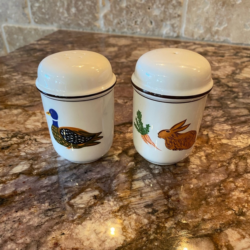 Villeroy & Boch Design Naïf salt and pepper shakers with stoppers. Farm …